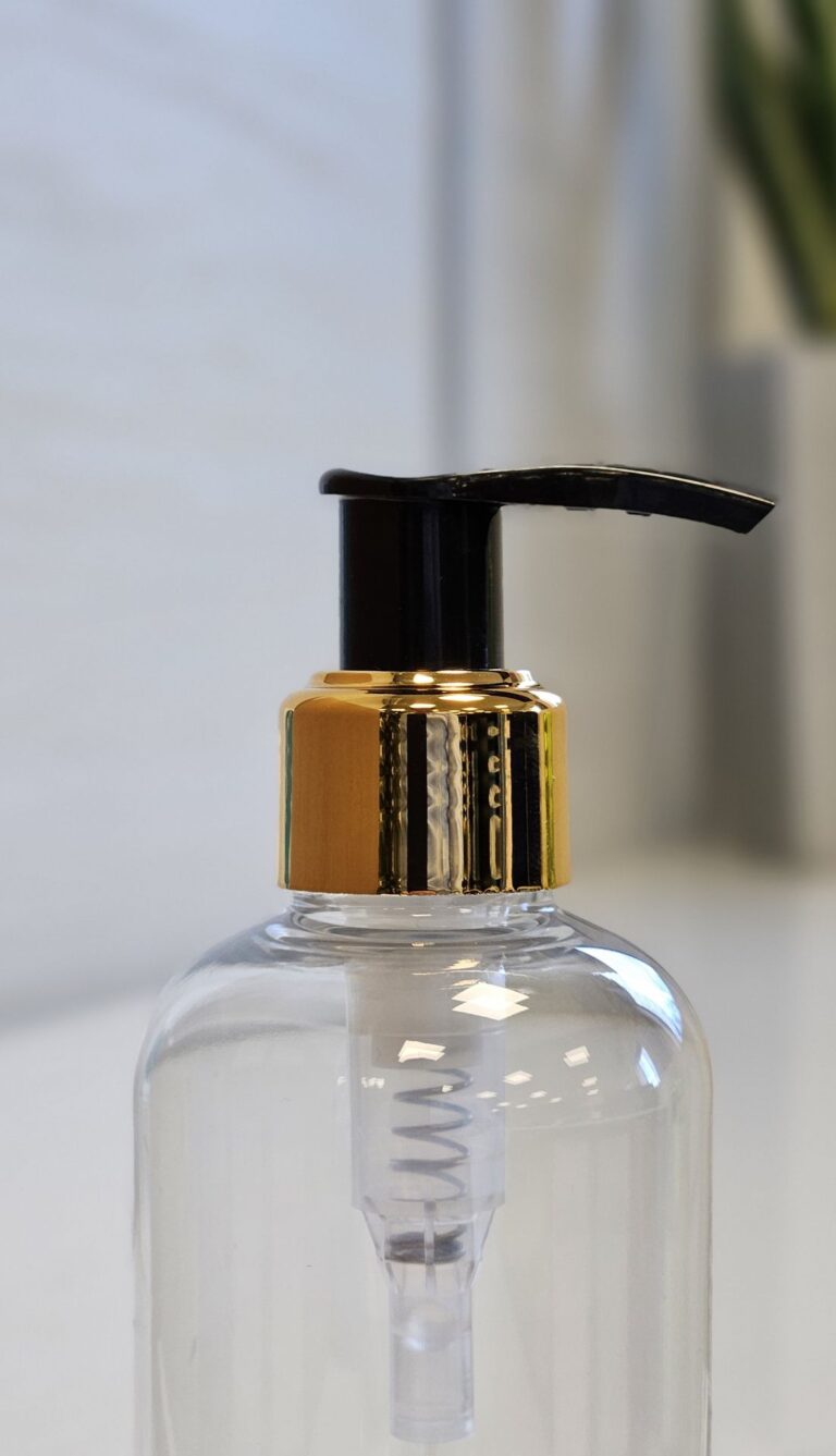 Black-Lotion-Pump-with-Gloss-Gold-UV-Collar-24410_1829_1